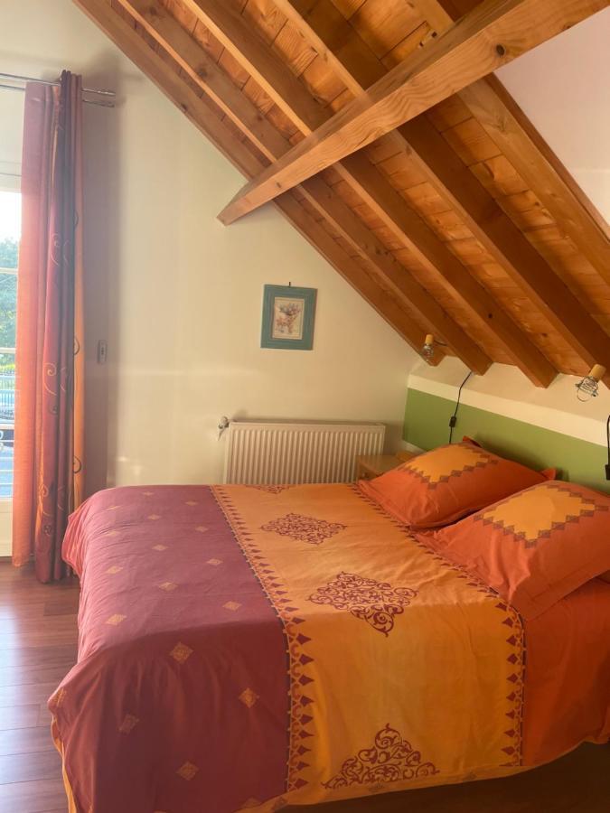Les Gites De La Maison Bleue D'Estialescq Экстерьер фото