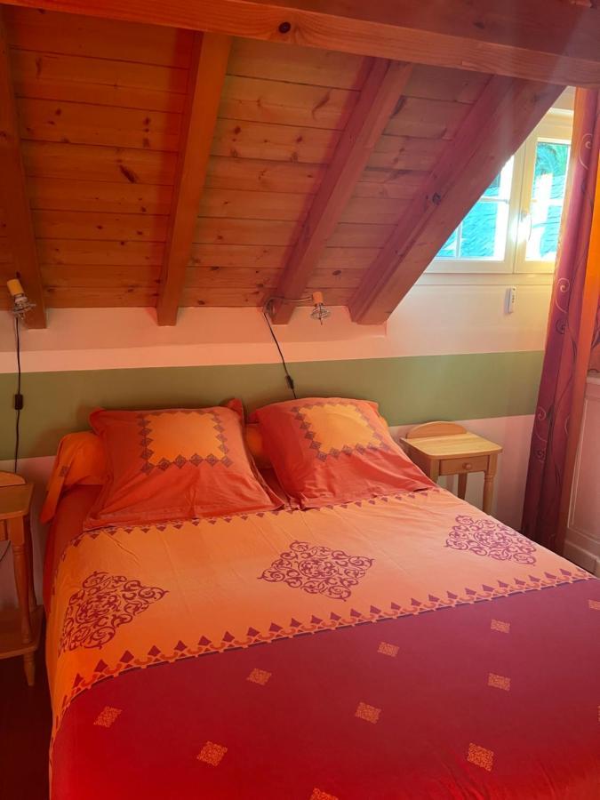 Les Gites De La Maison Bleue D'Estialescq Экстерьер фото